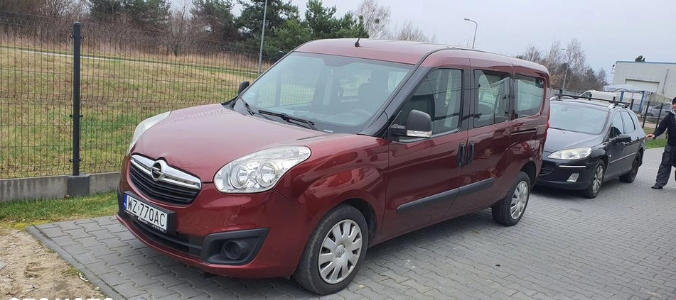 Opel Combo cena 31980 przebieg: 218000, rok produkcji 2016 z Łomianki małe 106